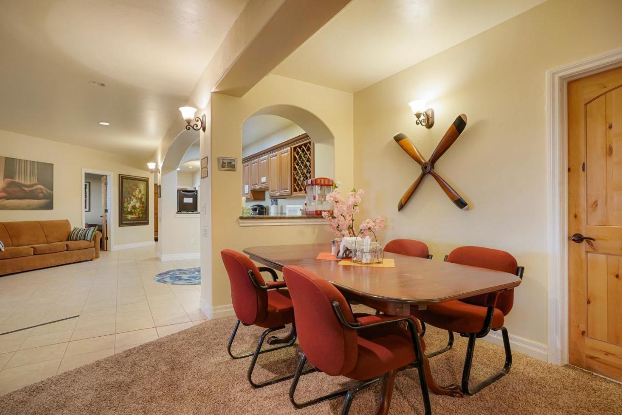 Summit Villa Bnb Watkins Exterior photo