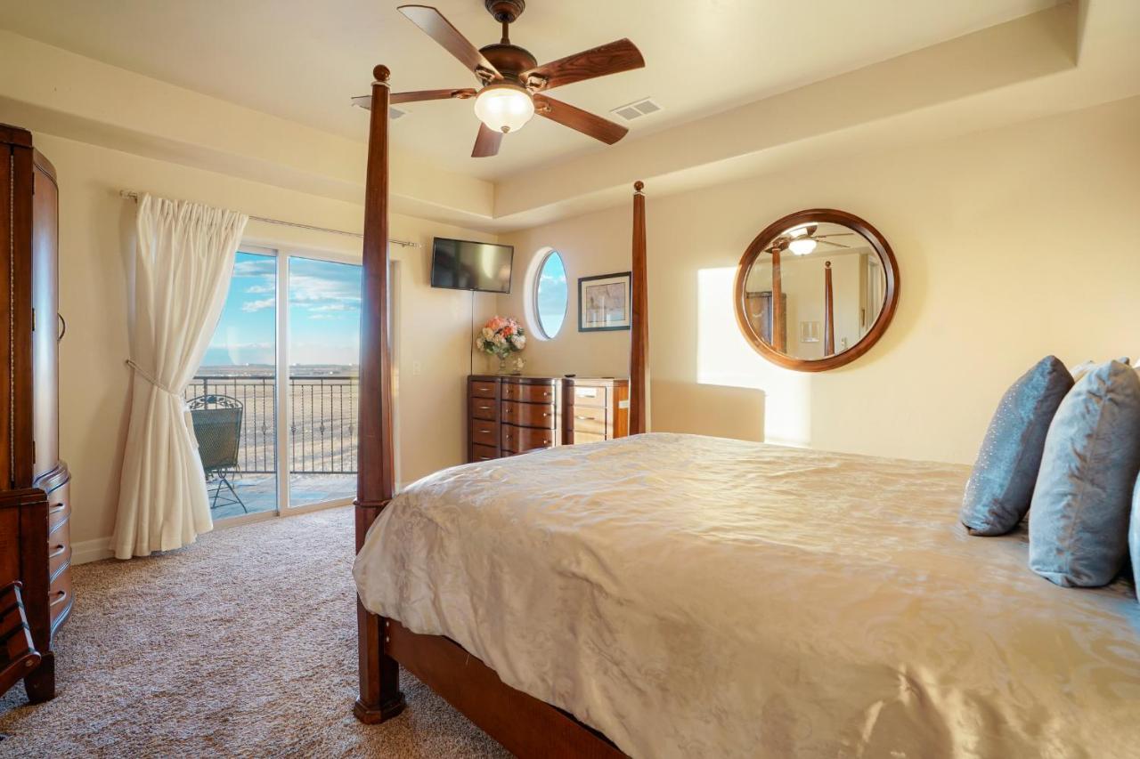 Summit Villa Bnb Watkins Exterior photo